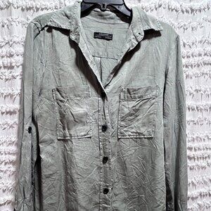 Size small Zara denim button down